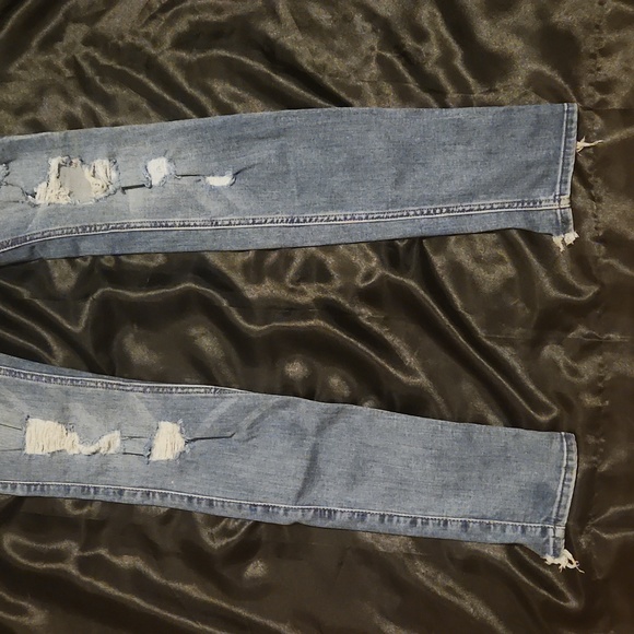 Hollister Jeans - Picture 6 of 15